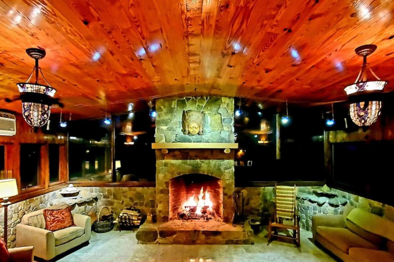 Shire At White Lotus Eco Retreat Farm stay *